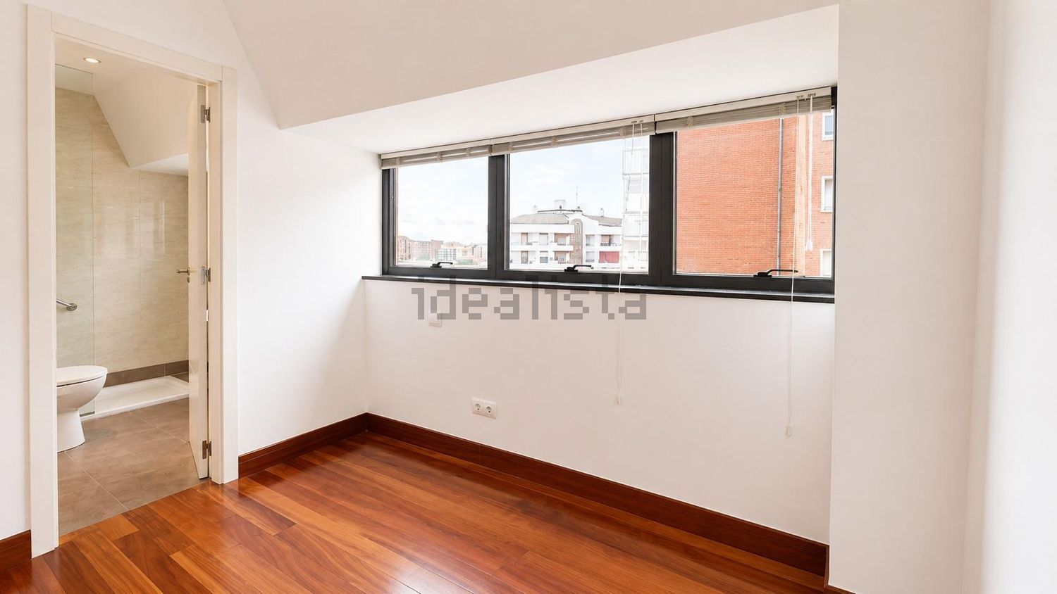 Ático em primeira linha de mar em Castro Urdiales — Quarto