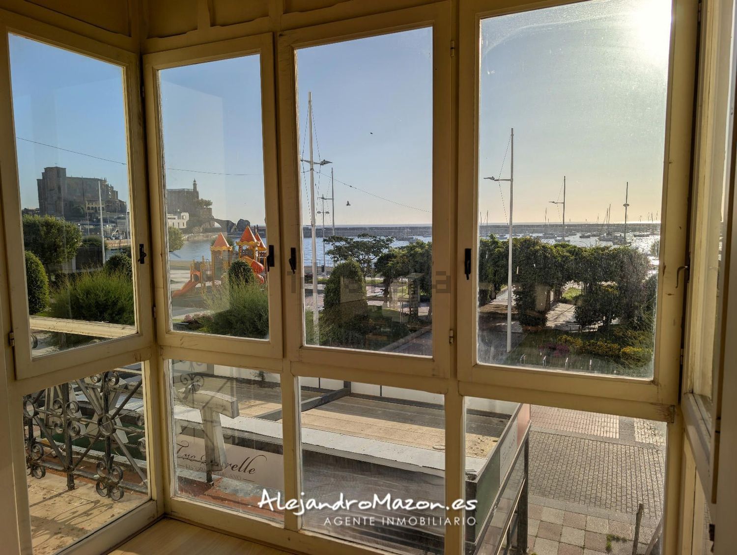 Apartamento em primeira linha de praia em Castro Urdiales — Vista mar