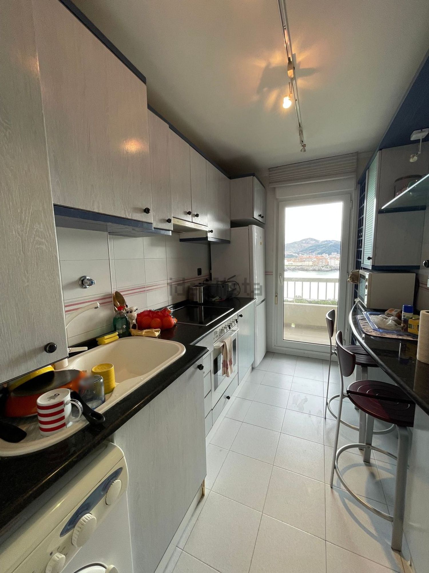 Apartamento em primeira linha de praia em Castro Urdiales — Cozinha
