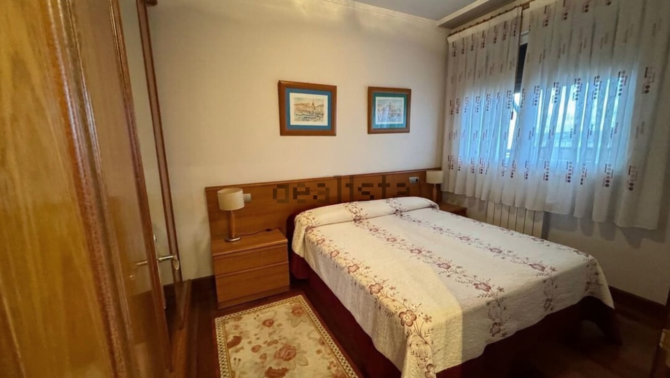 Beachfront flat in Santurtzi — Bedroom
