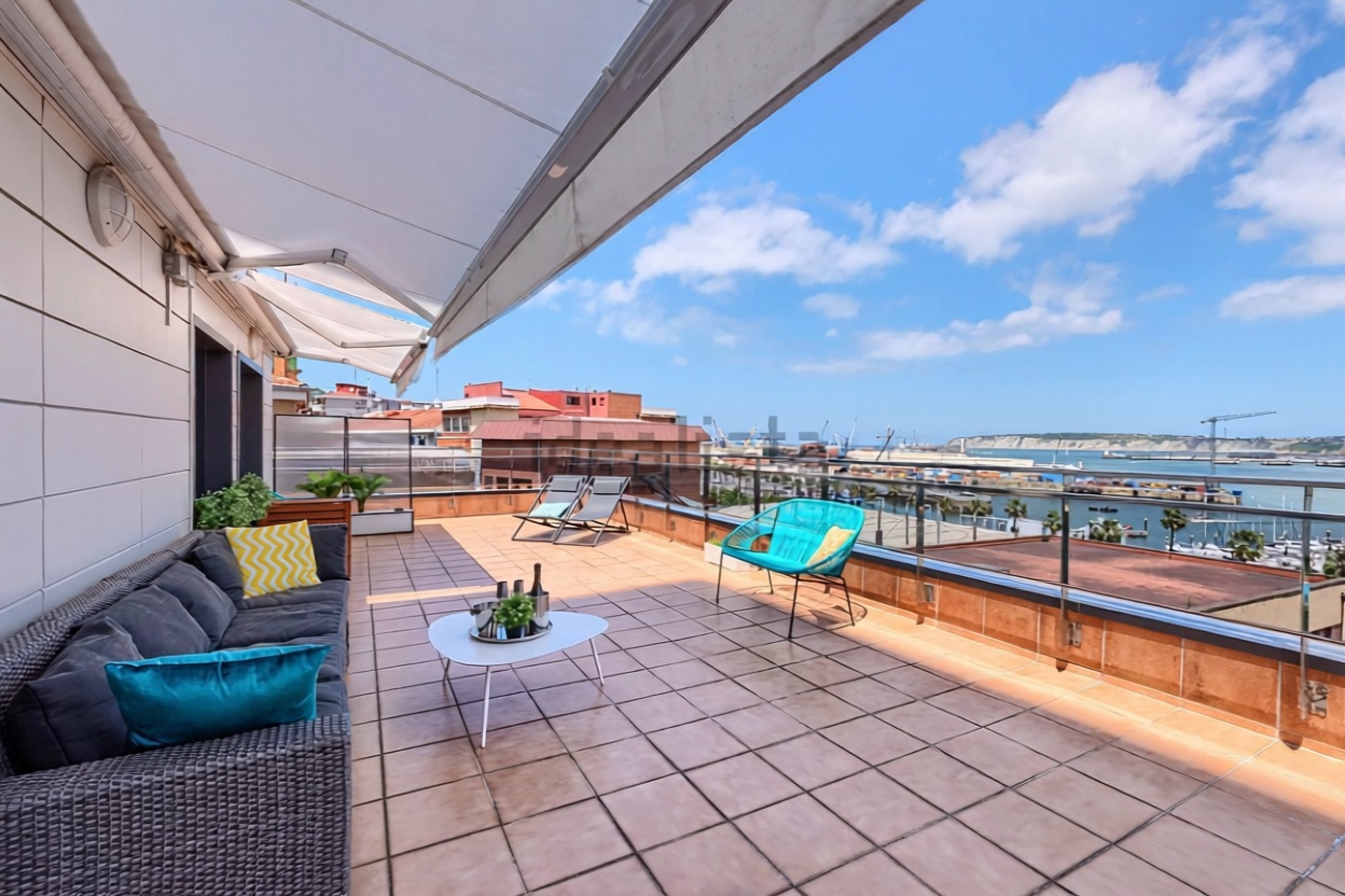 Seafront attic in Santurtzi