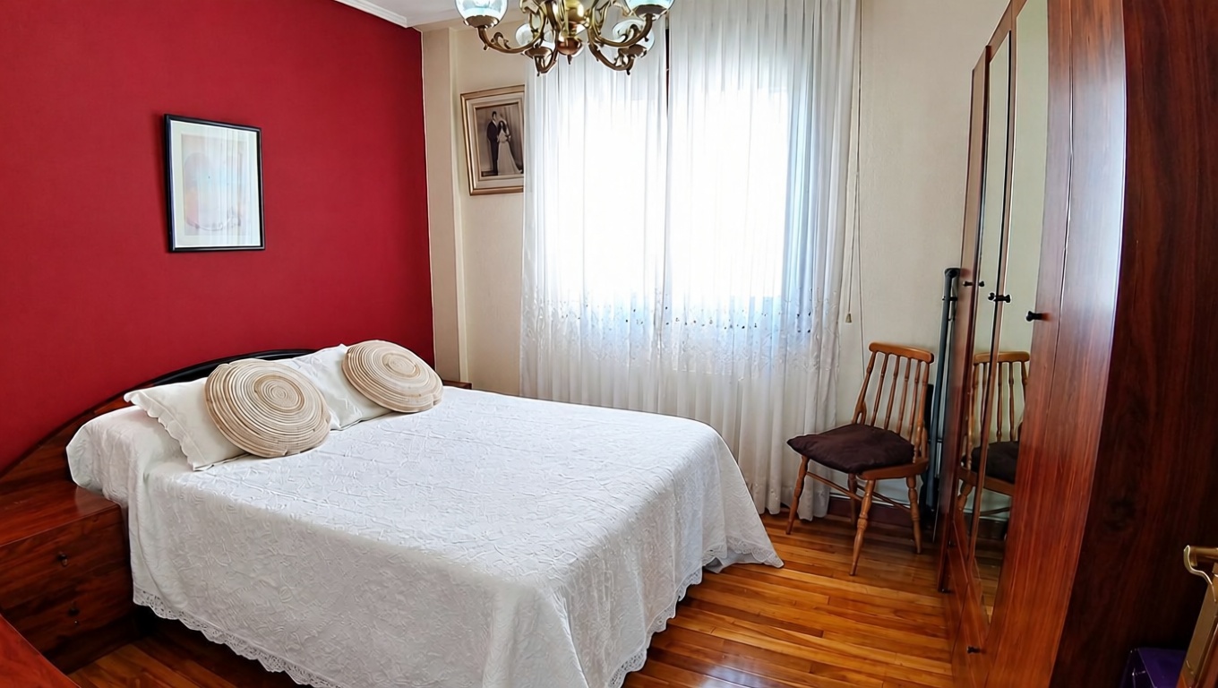 Beachfront flat in Santurtzi — Bedroom