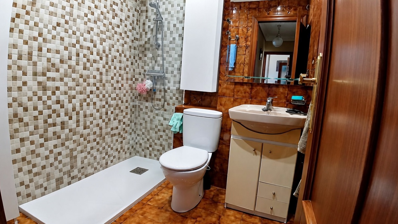 Beachfront flat in Santurtzi — Bathroom