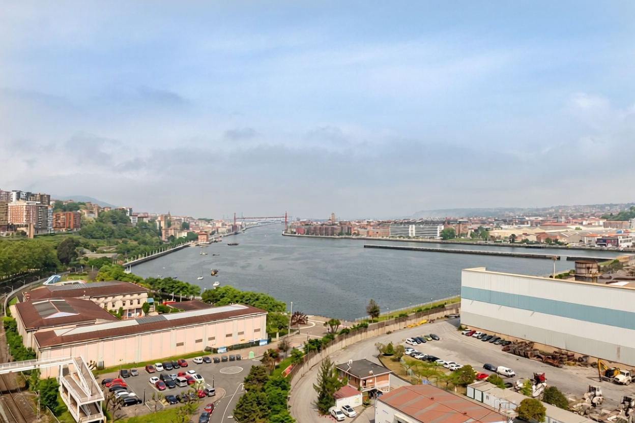 Appartement en première ligne de plage à Sestao — Vue mer