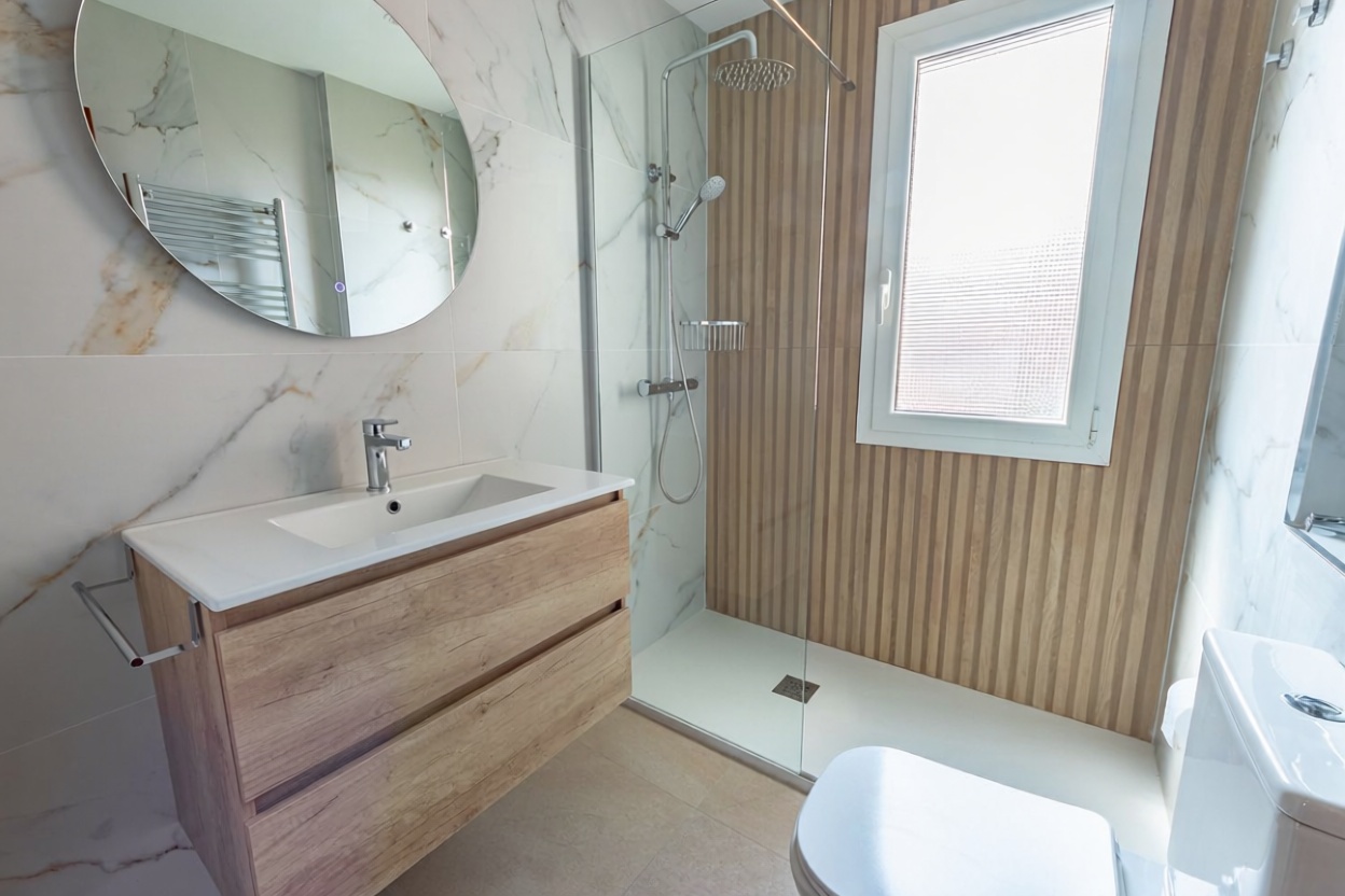 Appartement en première ligne de plage à Sestao — Séjour