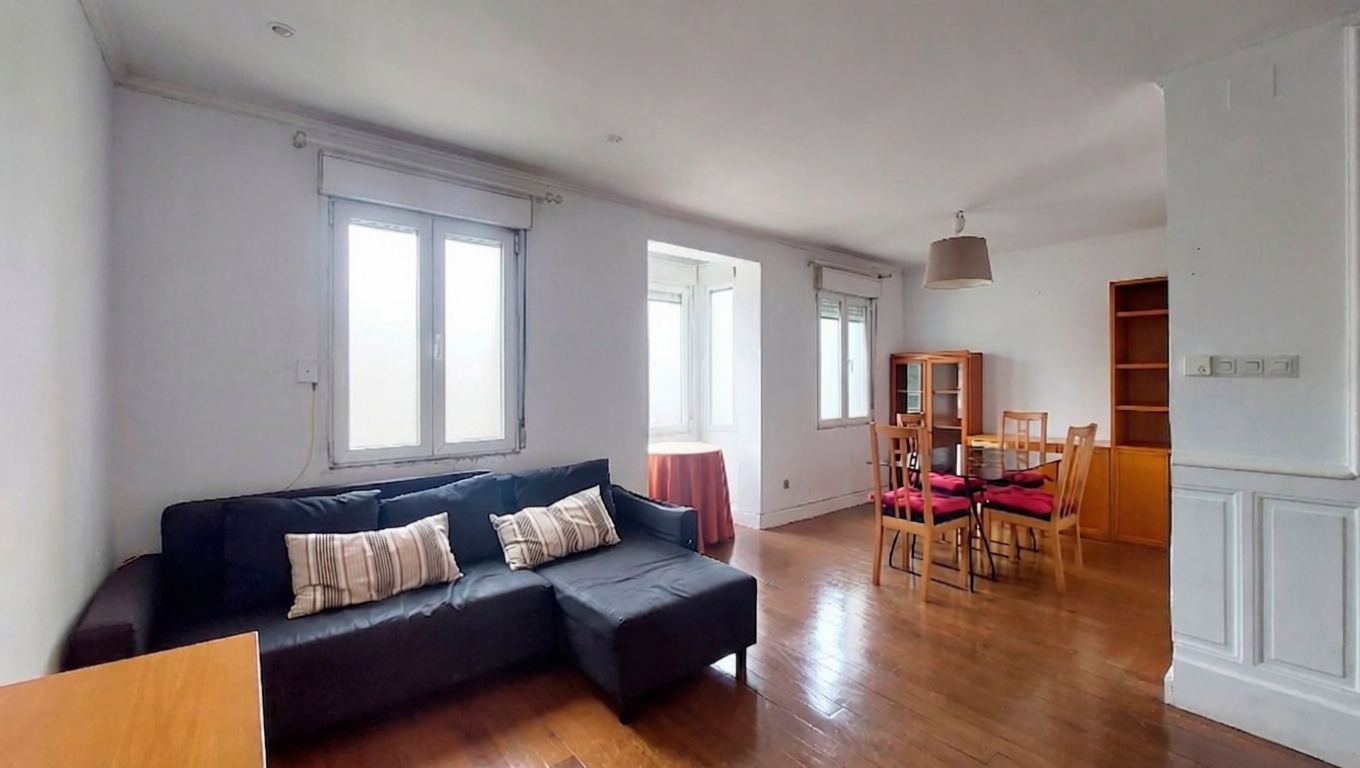 Beachfront flat in Leioa — Living room