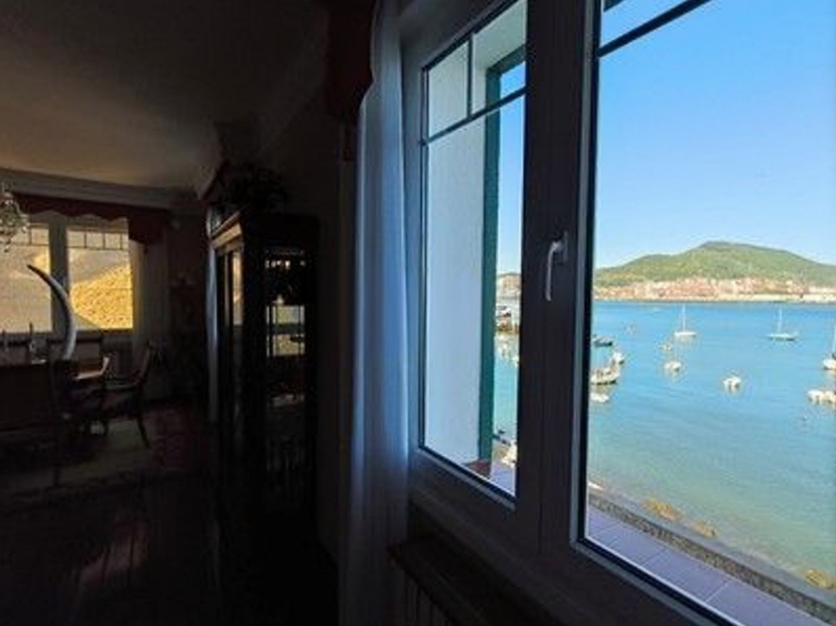 Beachfront duplex in Getxo — Kitchen