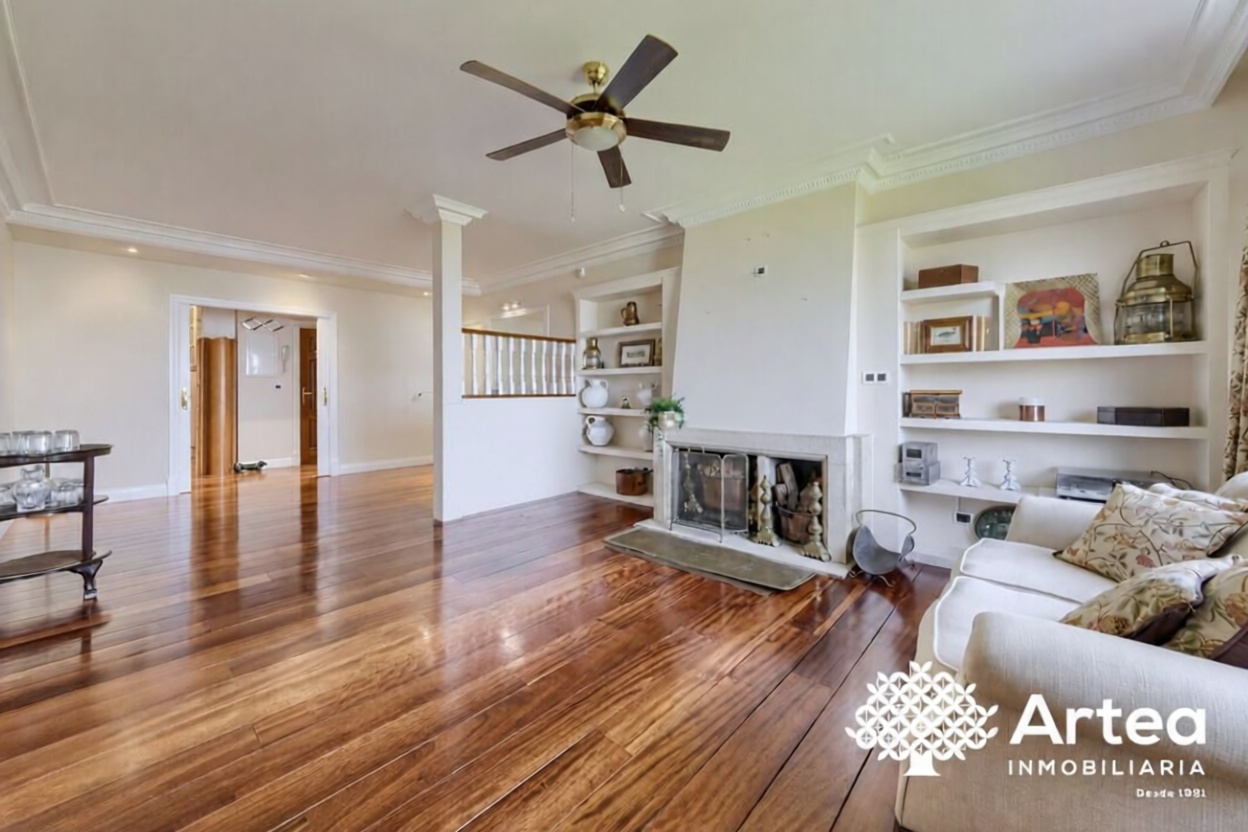 Beachfront flat in Getxo — Living room