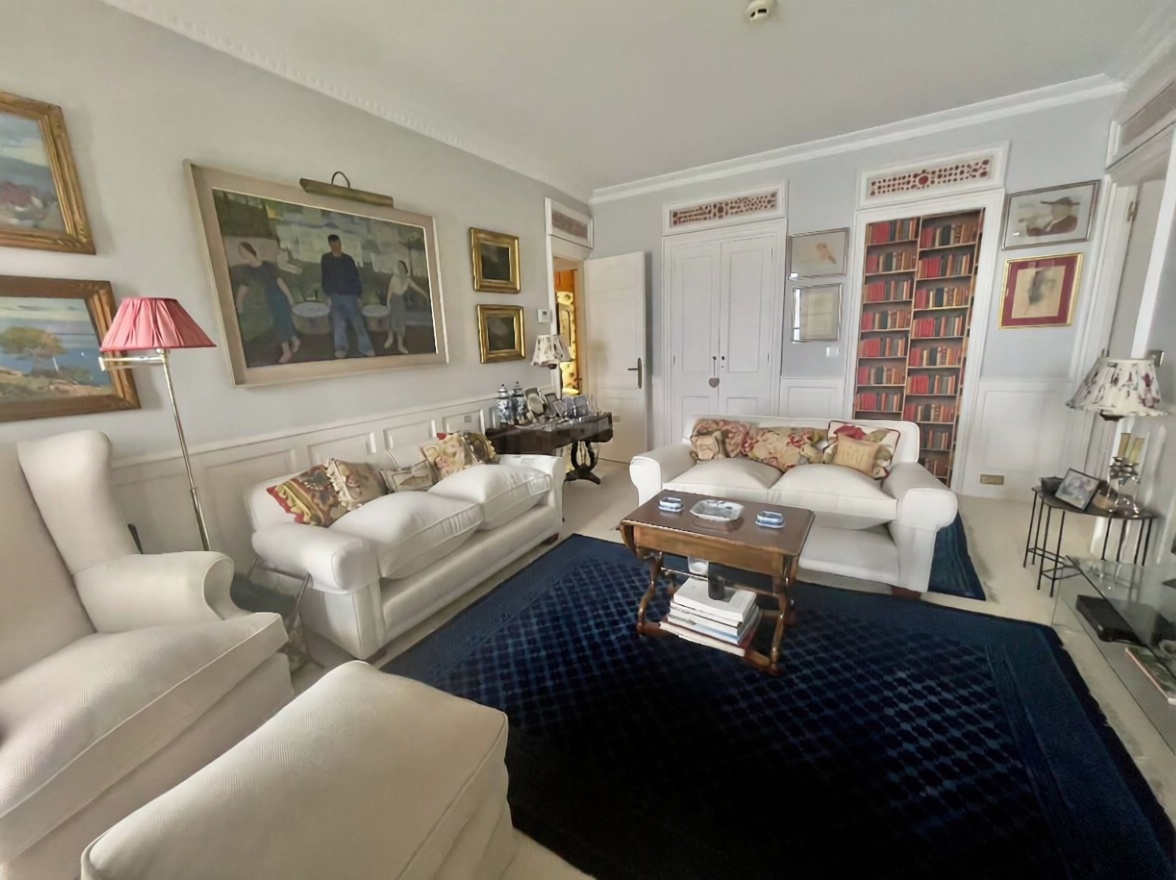 Beachfront flat in Getxo — Living room