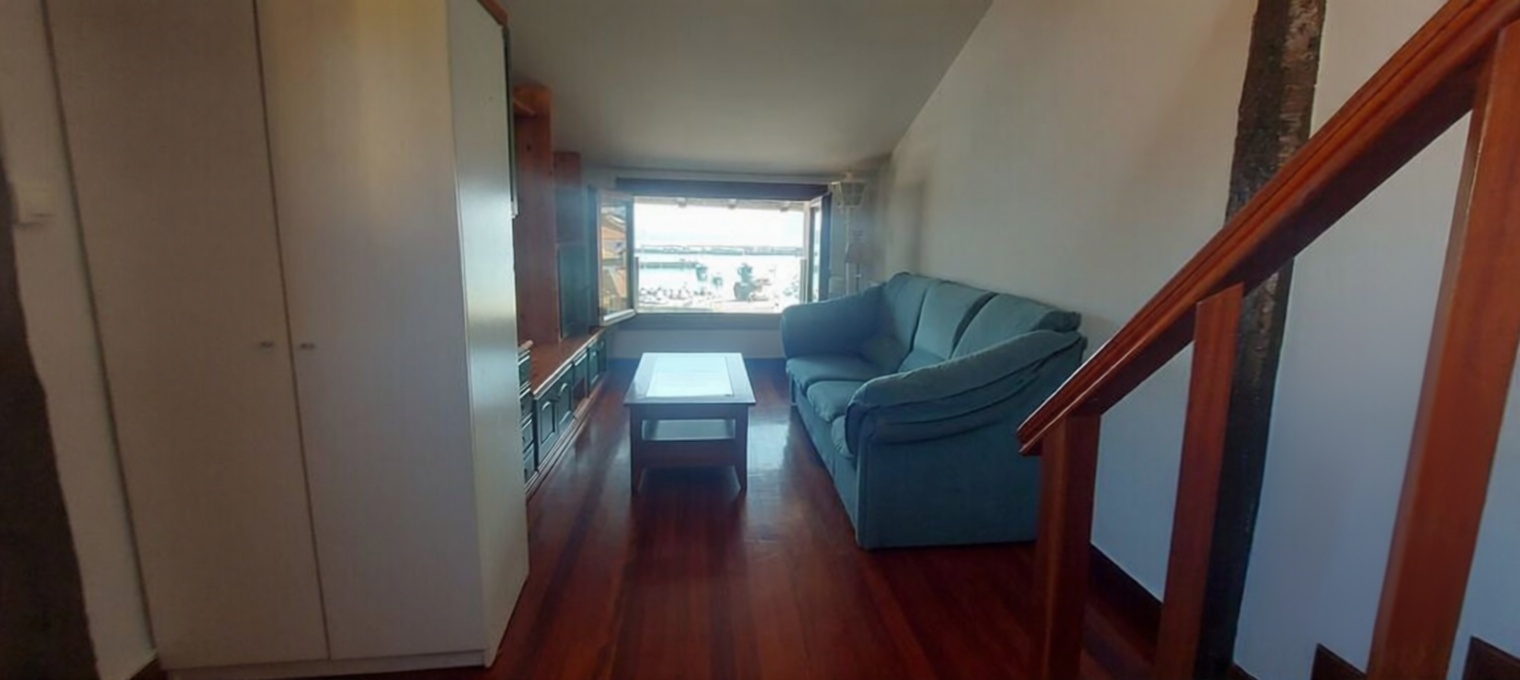 Appartement en première ligne de plage à Bermeo — Séjour