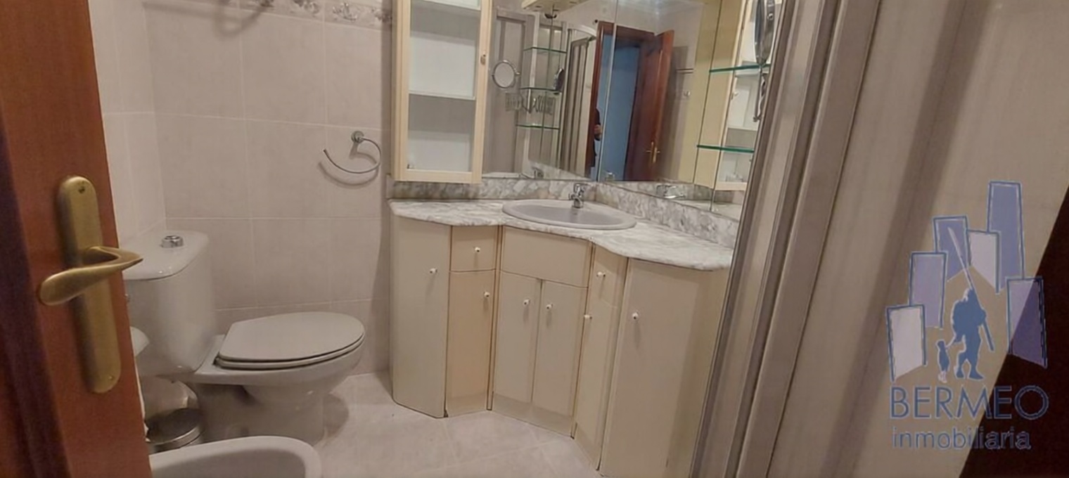 Appartement en première ligne de plage à Bermeo — Sanitaires
