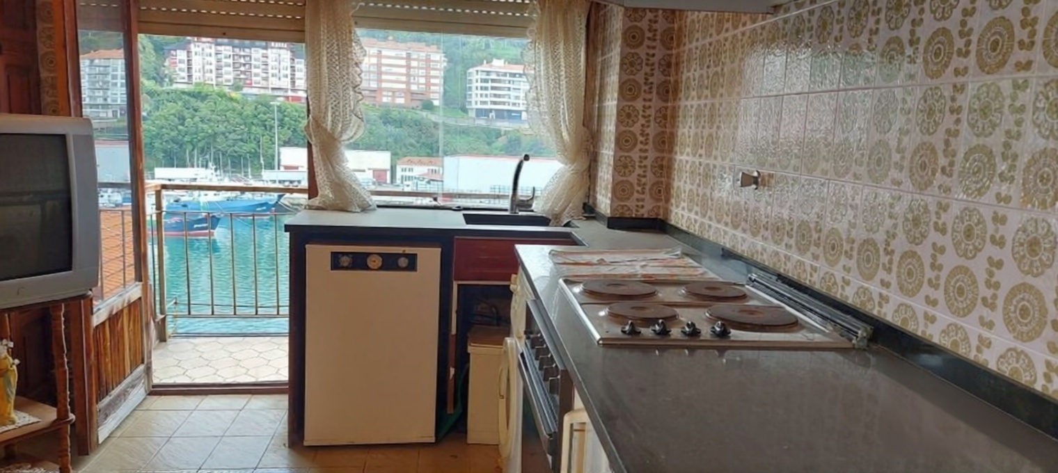 Beachfront flat in Busturialdea, Vizcaya — Kitchen