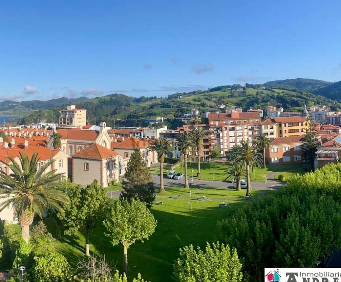 Beachfront duplex in Busturialdea, Vizcaya — Sea view