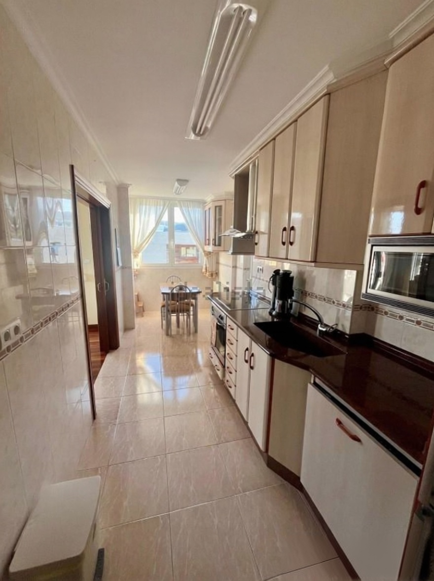 Beachfront duplex in Busturialdea, Vizcaya — Kitchen