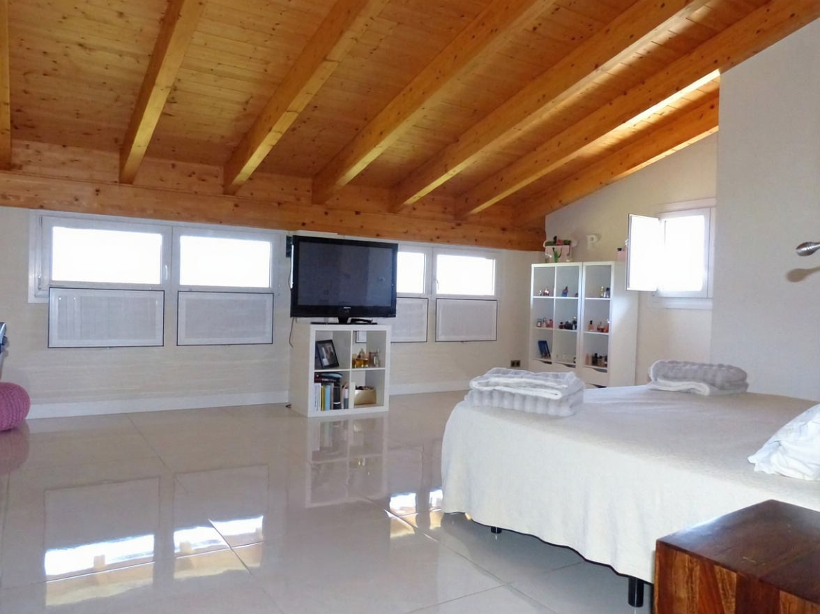 Chalet with direct beach access in Busturialdea, Vizcaya — Bedroom