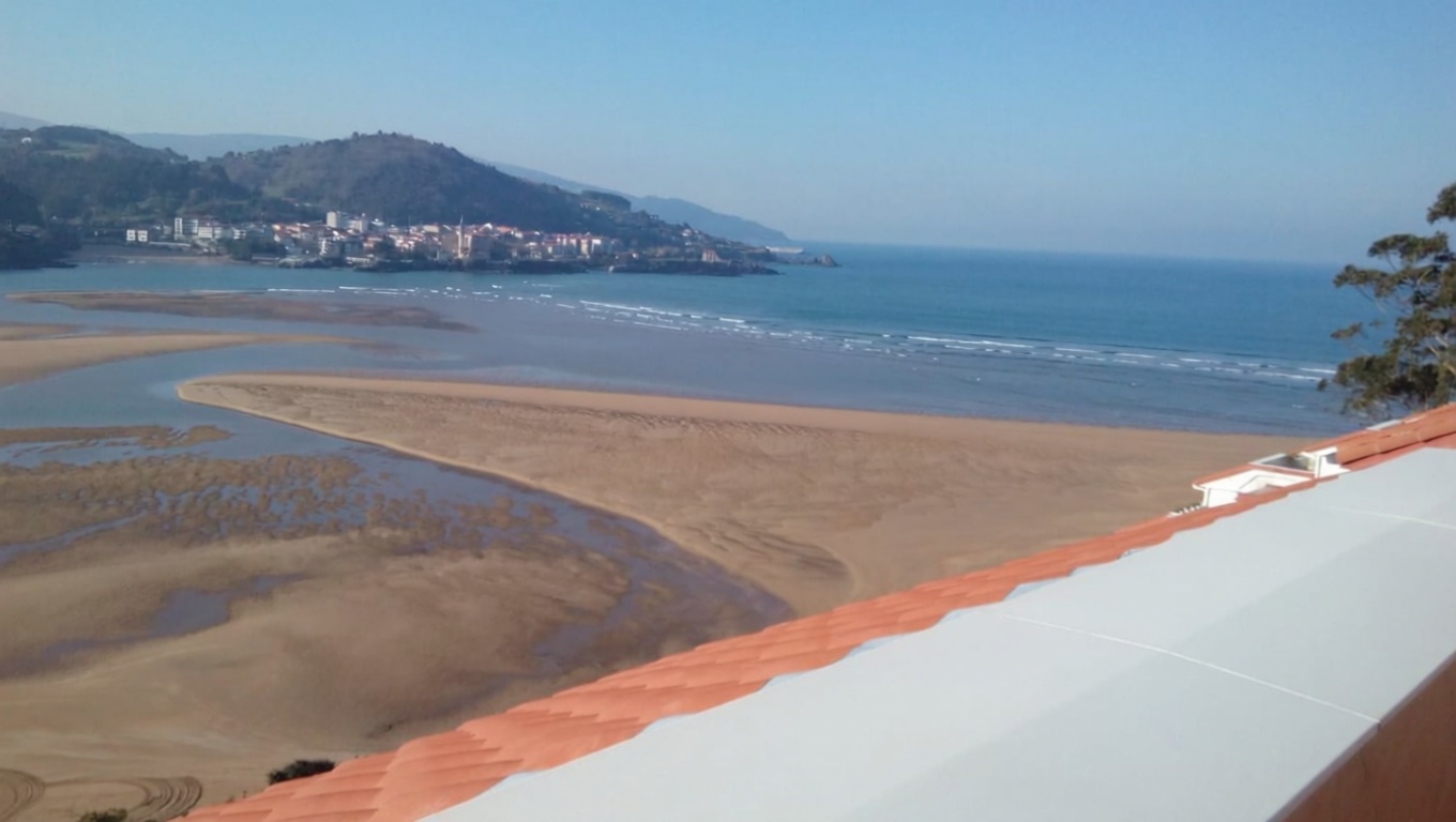 Beachfront flat in Busturialdea, Vizcaya — Sea view