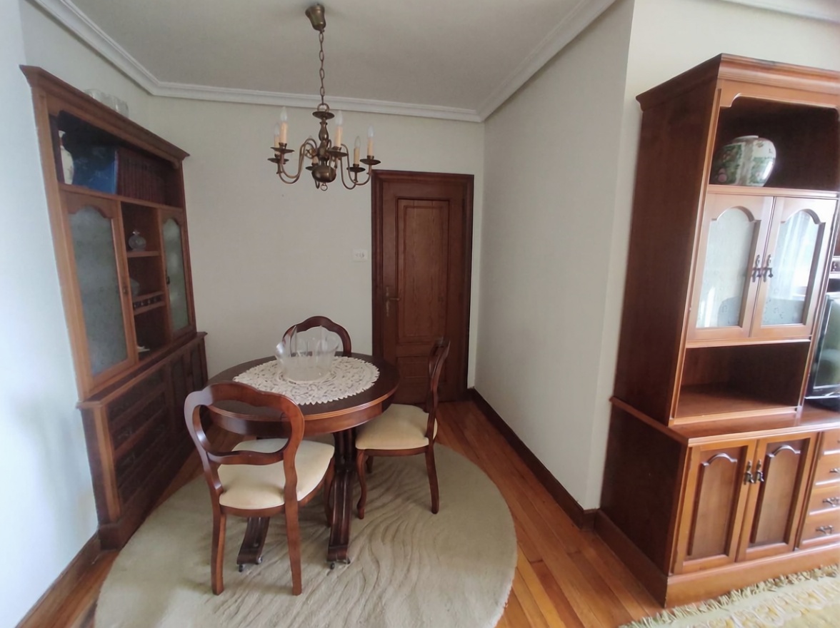 Beachfront flat in Ondarroa — Dining room