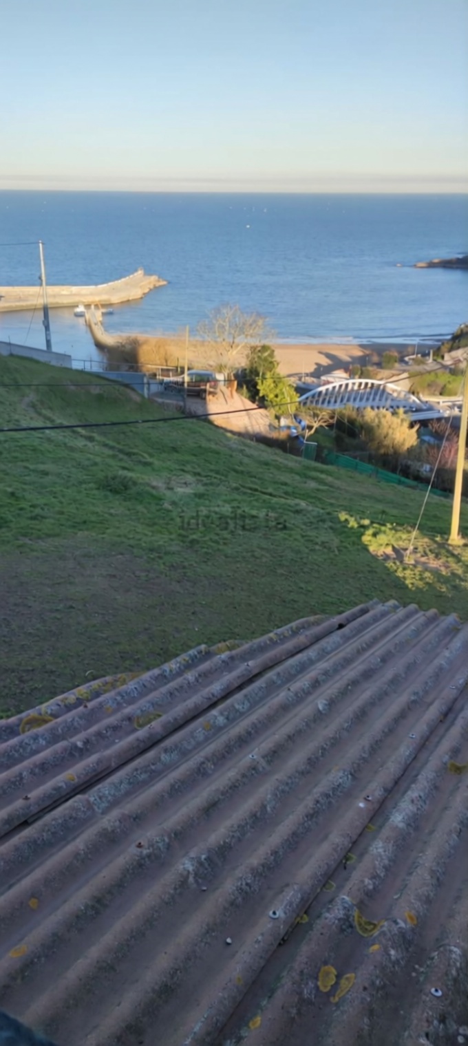 Beachfront flat in Ondarroa — Sea view
