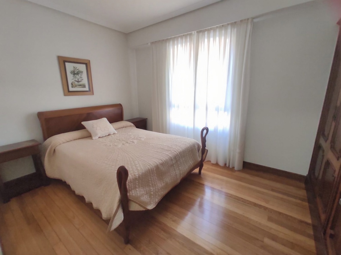 Beachfront flat in Ondarroa — Bedroom