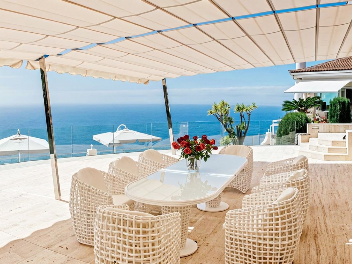 Chalet with direct beach access in Santa Úrsula — Sea terrace