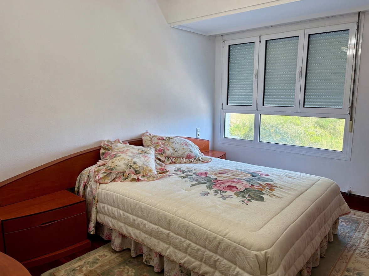 Beachfront flat in Deba — Bedroom