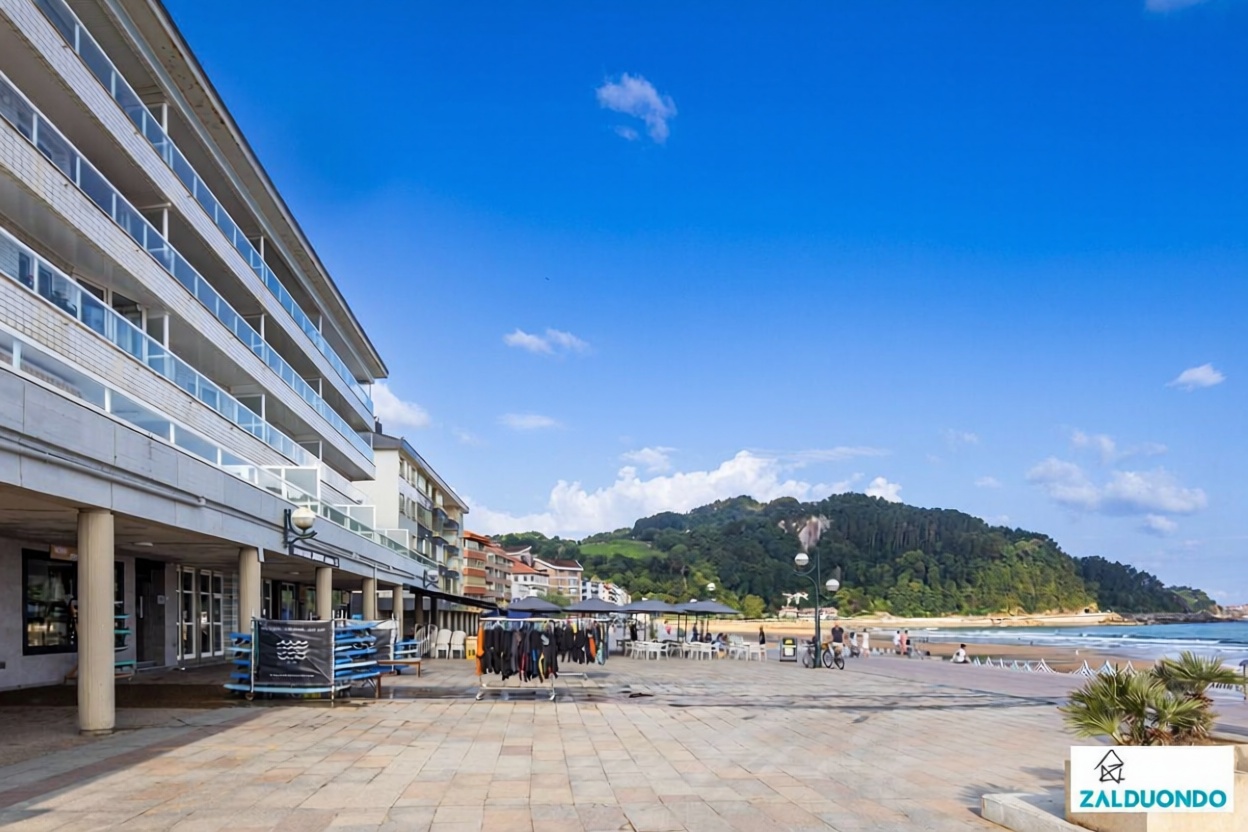 Beachfront flat in Zarautz