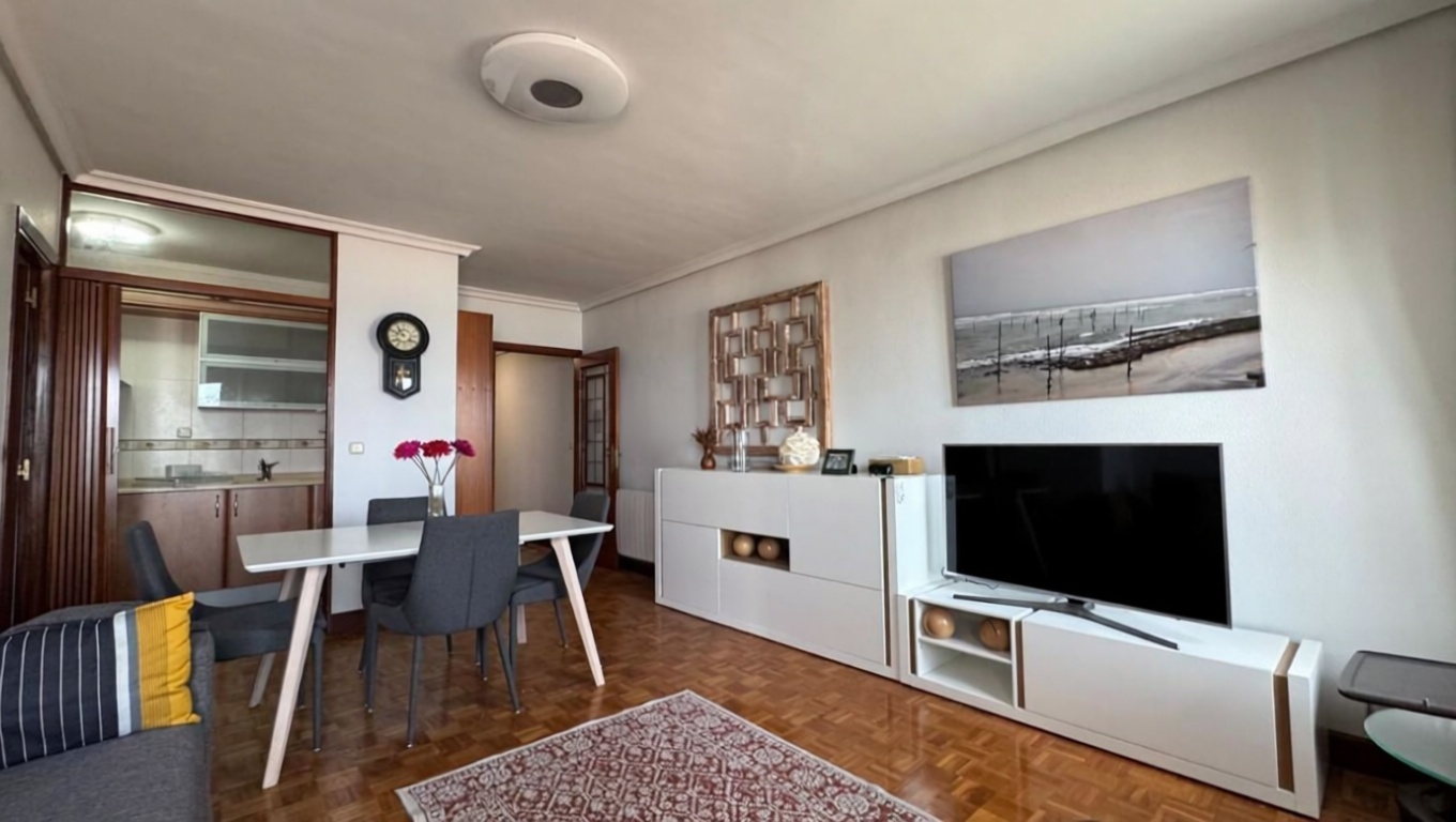Beachfront flat in Urola Kosta, Guipúzcoa — Living room