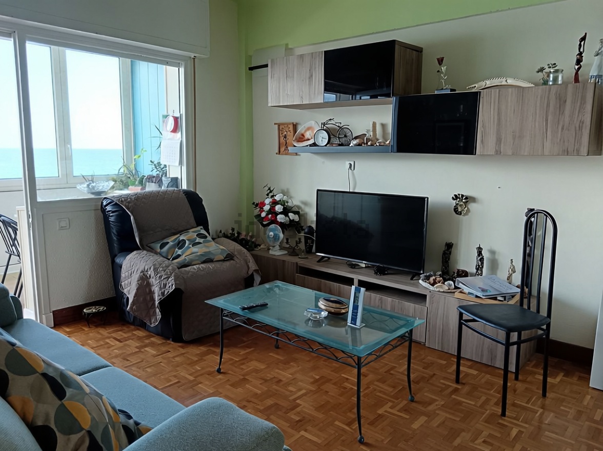 Beachfront studio in Zarautz — Living room