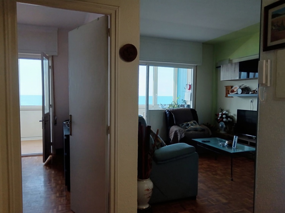 Beachfront studio in Zarautz — Living room
