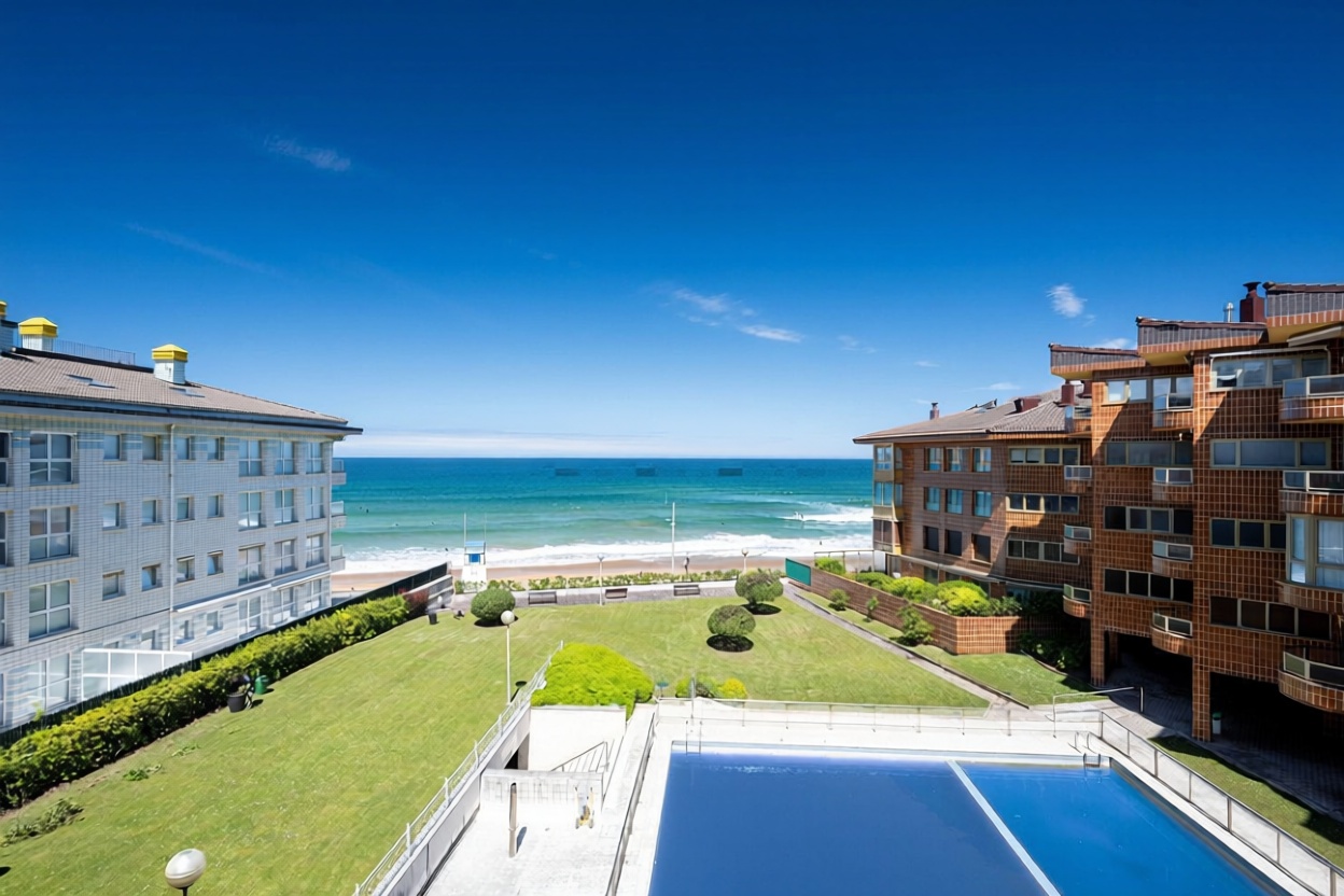 Wohnung in erste Strandlinie in Zarautz — Meerblick