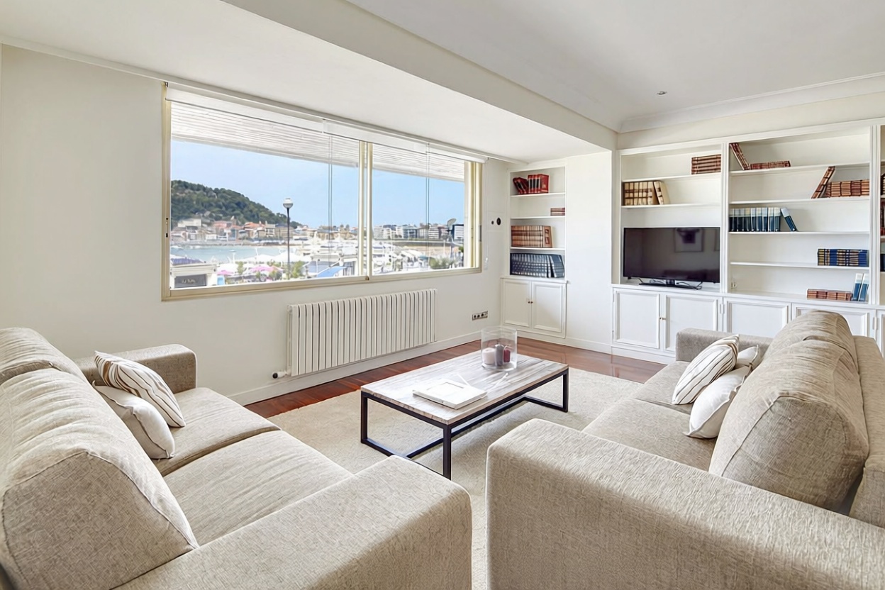 Wohnung in erste Strandlinie in Donostia-San Sebastián — Wohnzimmer