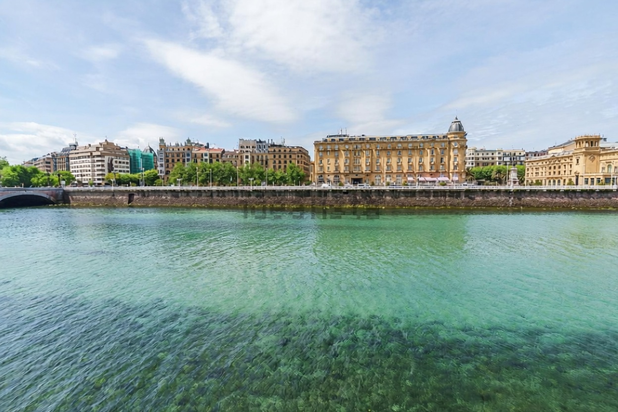 Piso en primera línea de playa en Donostia-San Sebastián — Vista mar