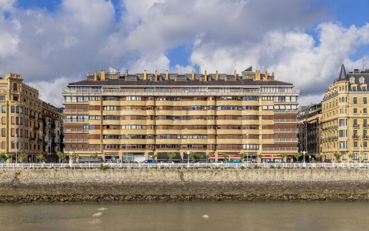 Wohnung in erste Strandlinie in Donostia-San Sebastián — Wohnzimmer