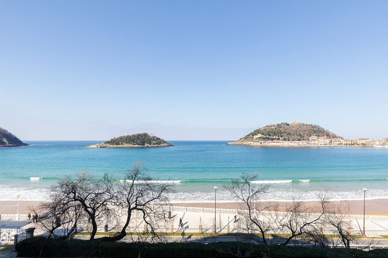 Wohnung in erste Strandlinie in Donostia-San Sebastián — Meerblick