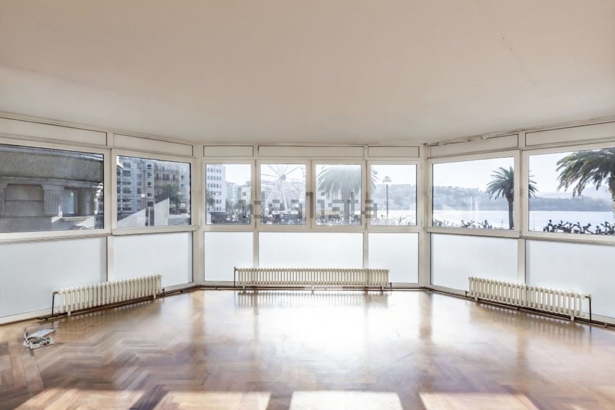 Wohnung in erste Strandlinie in Donostia-San Sebastián — Wohnzimmer