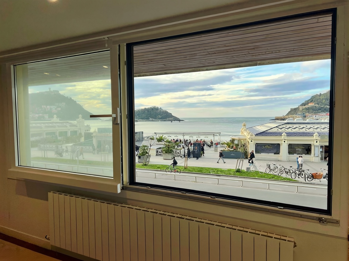 Wohnung in erste Strandlinie in Donostia-San Sebastián — Meerblick