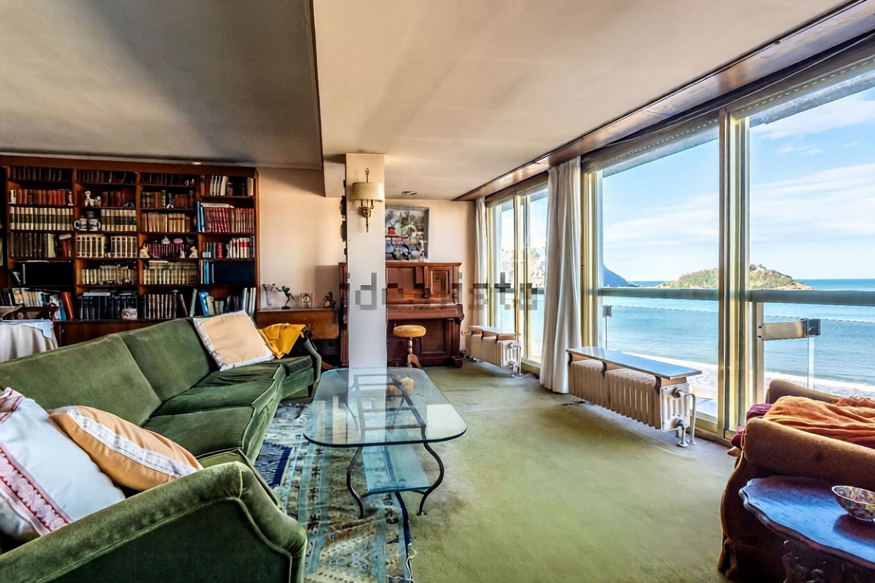 Wohnung in erste Strandlinie in Donostia-San Sebastián — Wohnzimmer