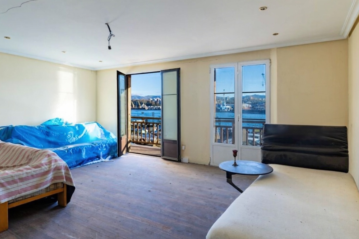 Wohnung in erste Strandlinie in Pasaia — Wohnzimmer