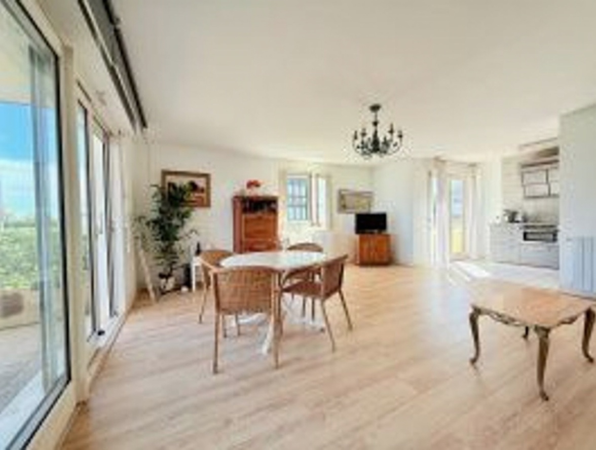 Wohnung in erste Strandlinie in Labort, País Vasco Francés — Esszimmer