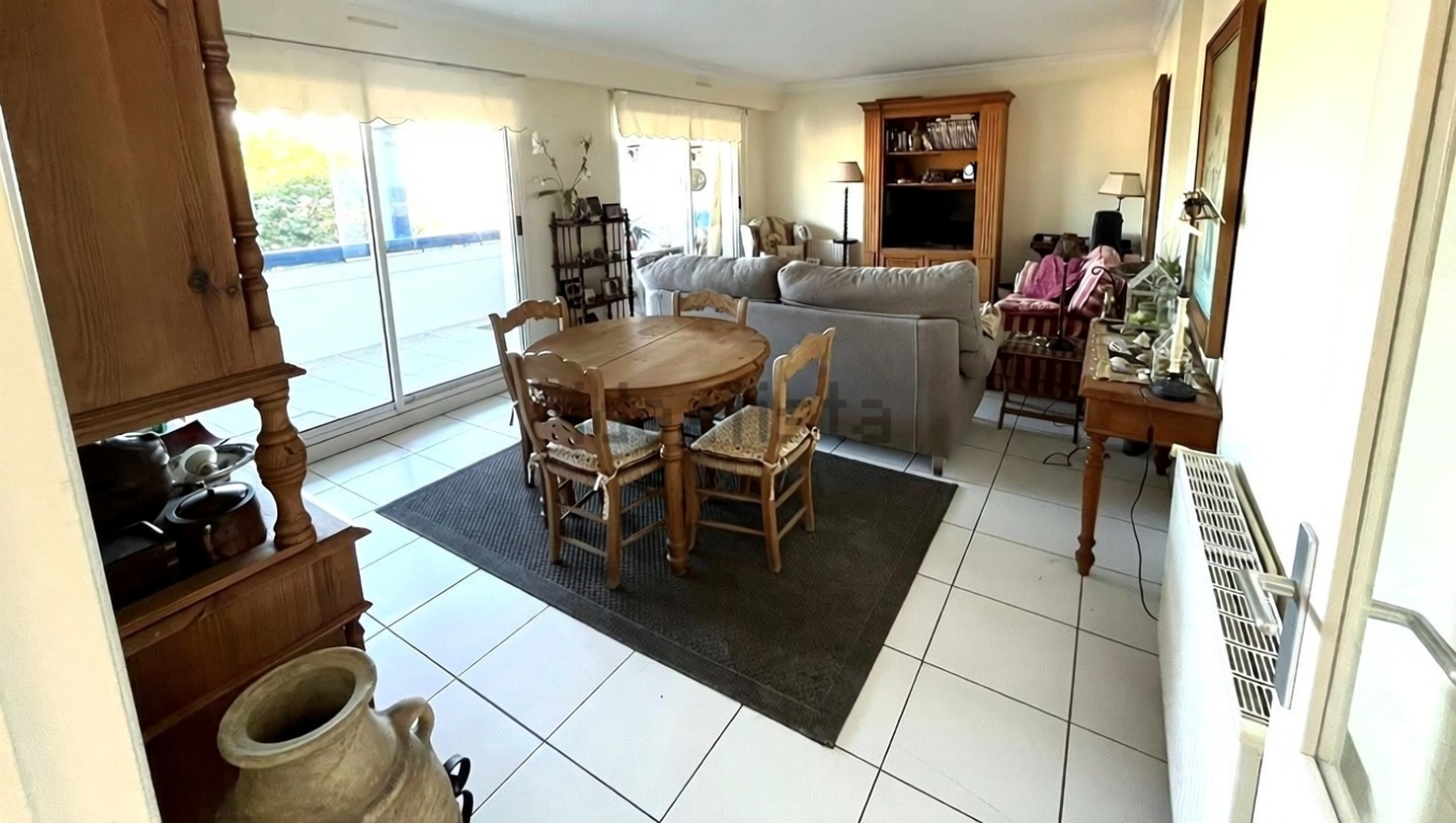 Wohnung in erste Strandlinie in Labort, País Vasco Francés — Wohnzimmer