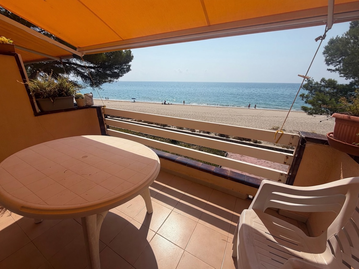 Beachfront flat in Miami Playa Mont-Roig del Camp — Sea terrace