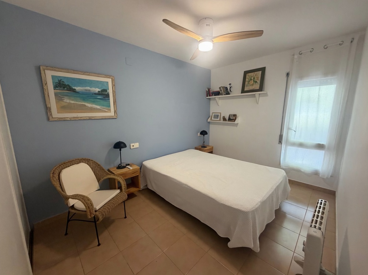 Beachfront flat in Miami Playa Mont-Roig del Camp — Bedroom