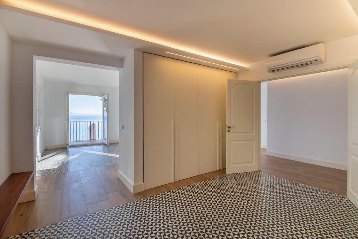 Chalet with direct beach access in Alcúdia — Bedroom