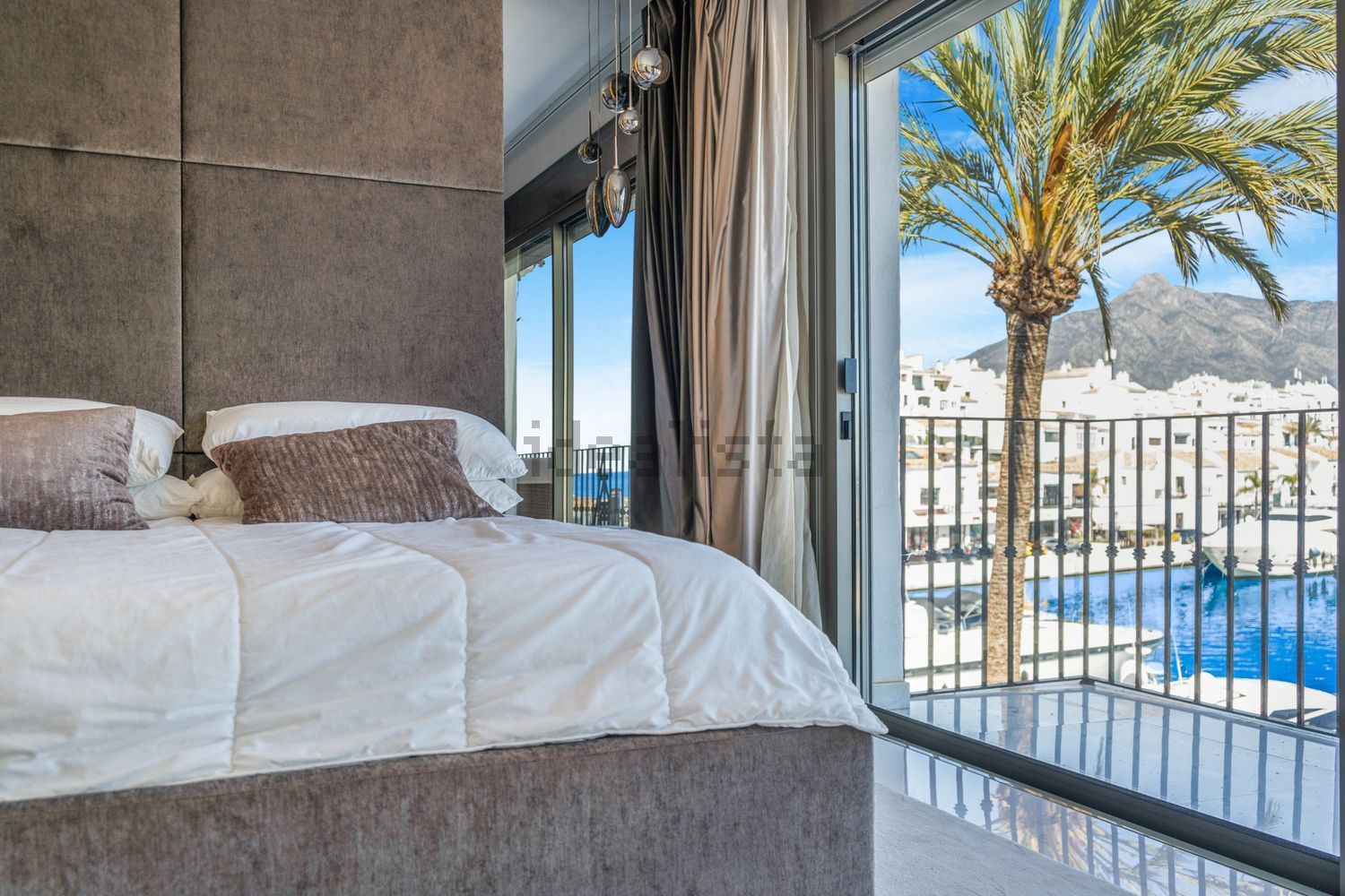 Penthouse in erste Meereslinie in Marbella — Bad