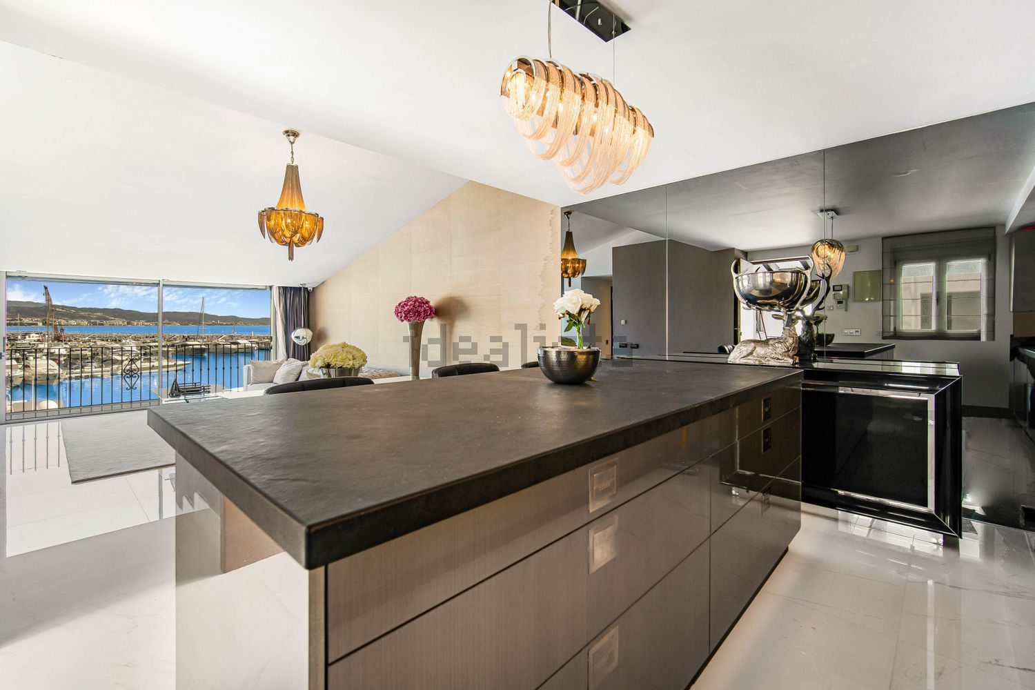 Penthouse in erste Meereslinie in Marbella — Meerterrasse