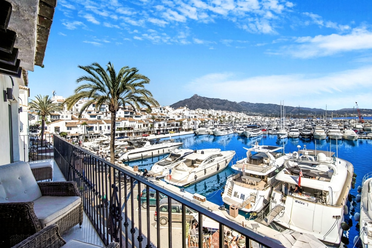 Ático en primera línea de mar en Marbella — Baño