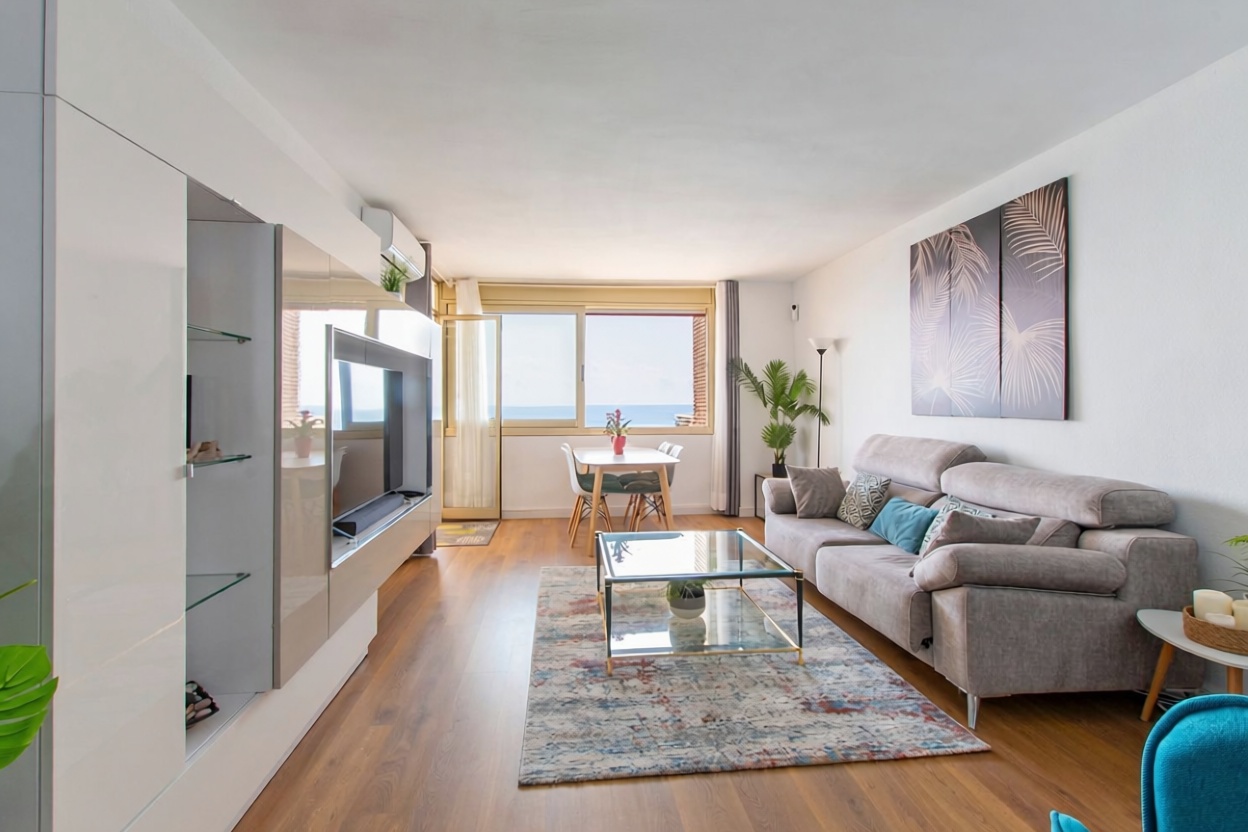 Beachfront flat in Miami Playa Mont-Roig del Camp — Living room