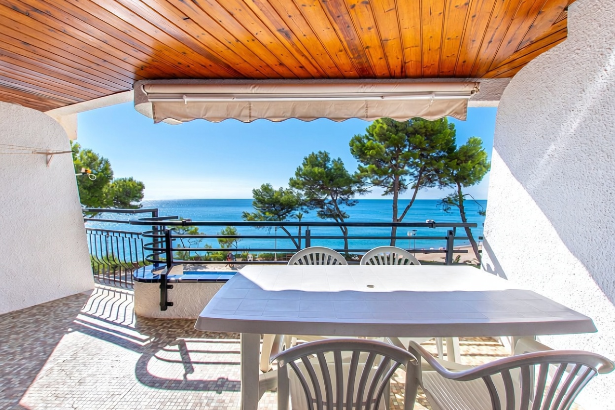 Beachfront flat in Miami Playa Mont-Roig del Camp