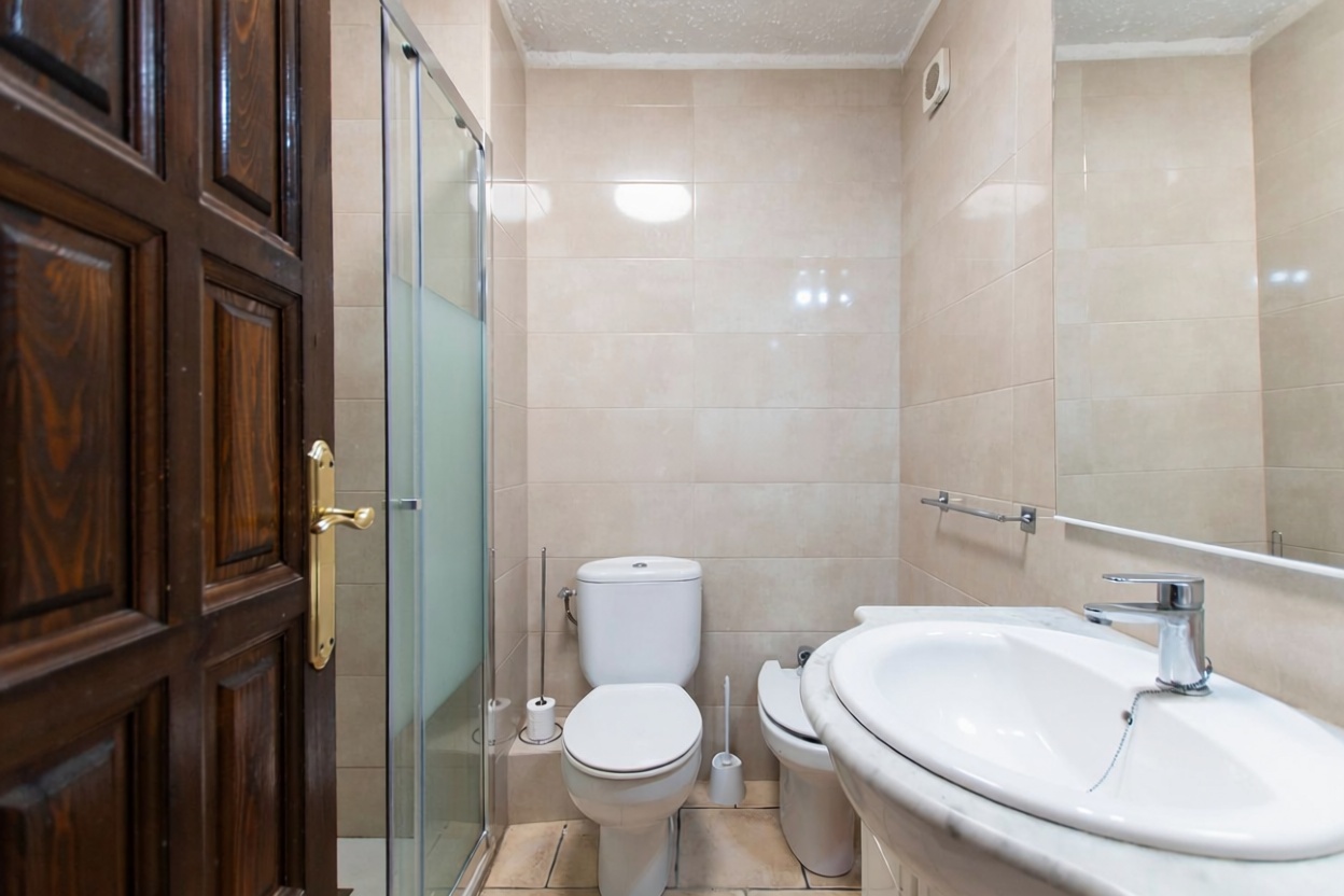 Beachfront flat in Miami Playa Mont-Roig del Camp — Bathroom