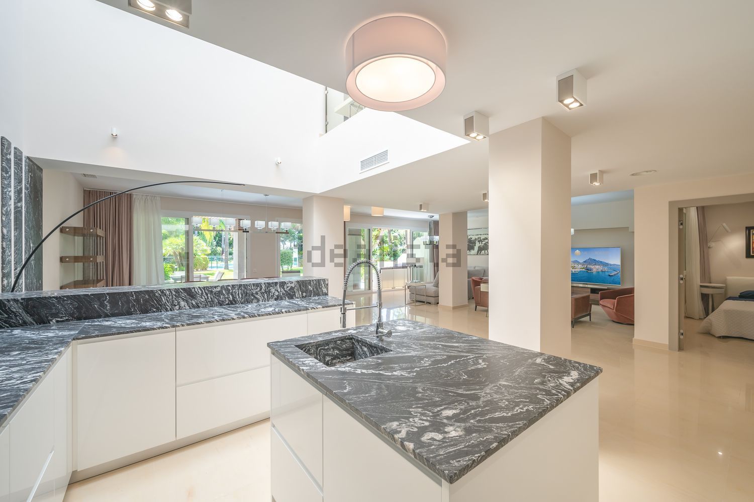 Apartamento em primeira linha de praia em Marbella — Cozinha